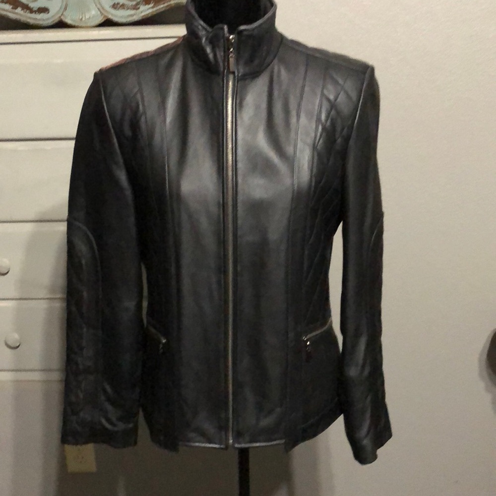 Black 100% leather jacket with quilted detail